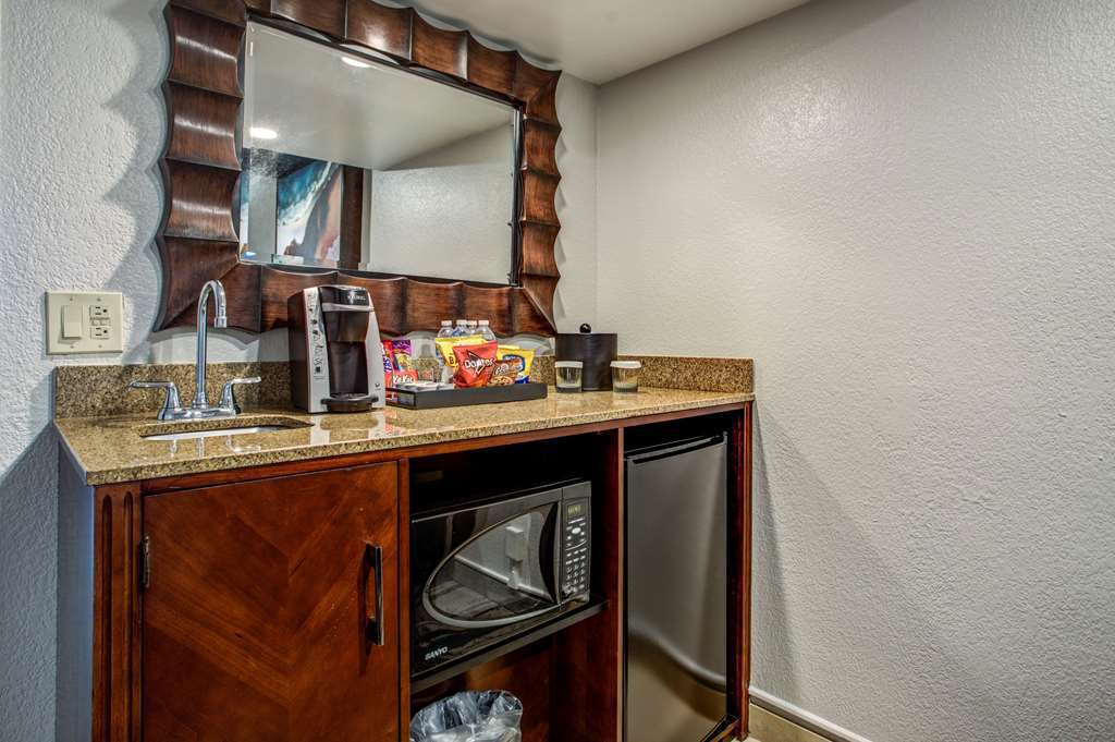 Embassy Suites By Hilton Orlando International Drive Convention Center Williamsburg Номер фото